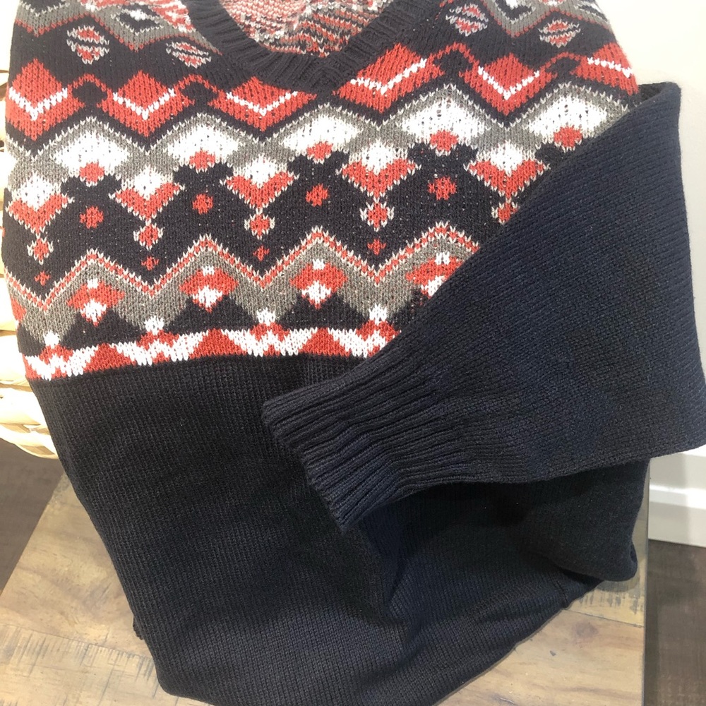 New V-Neck Sweater, M Size, Unisex ❄️
